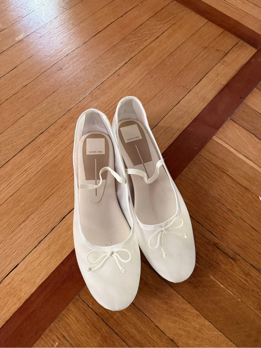 Dolce Vita Women's Cadel White Ballet Flats with Bow size 10